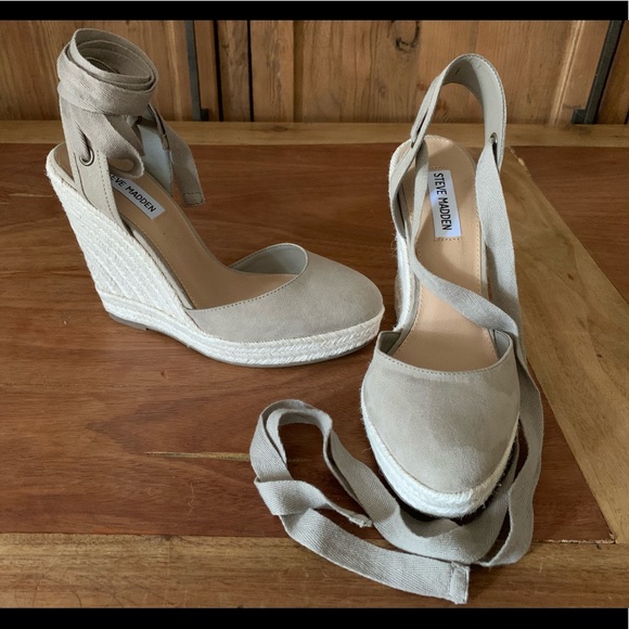Steve Madden Shoes - NWOT Steve Madden 🌸 espadrille wedges